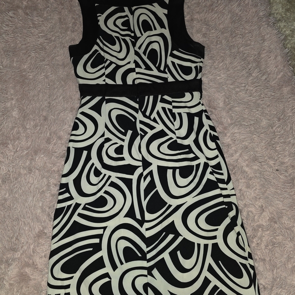 Maurices Black and White Swirl Midi Dress - Picture 4 of 5